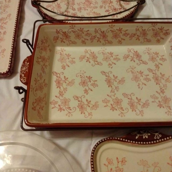 Set of Temptation Red Floral Lace Bakeware - Picture 3 of 9